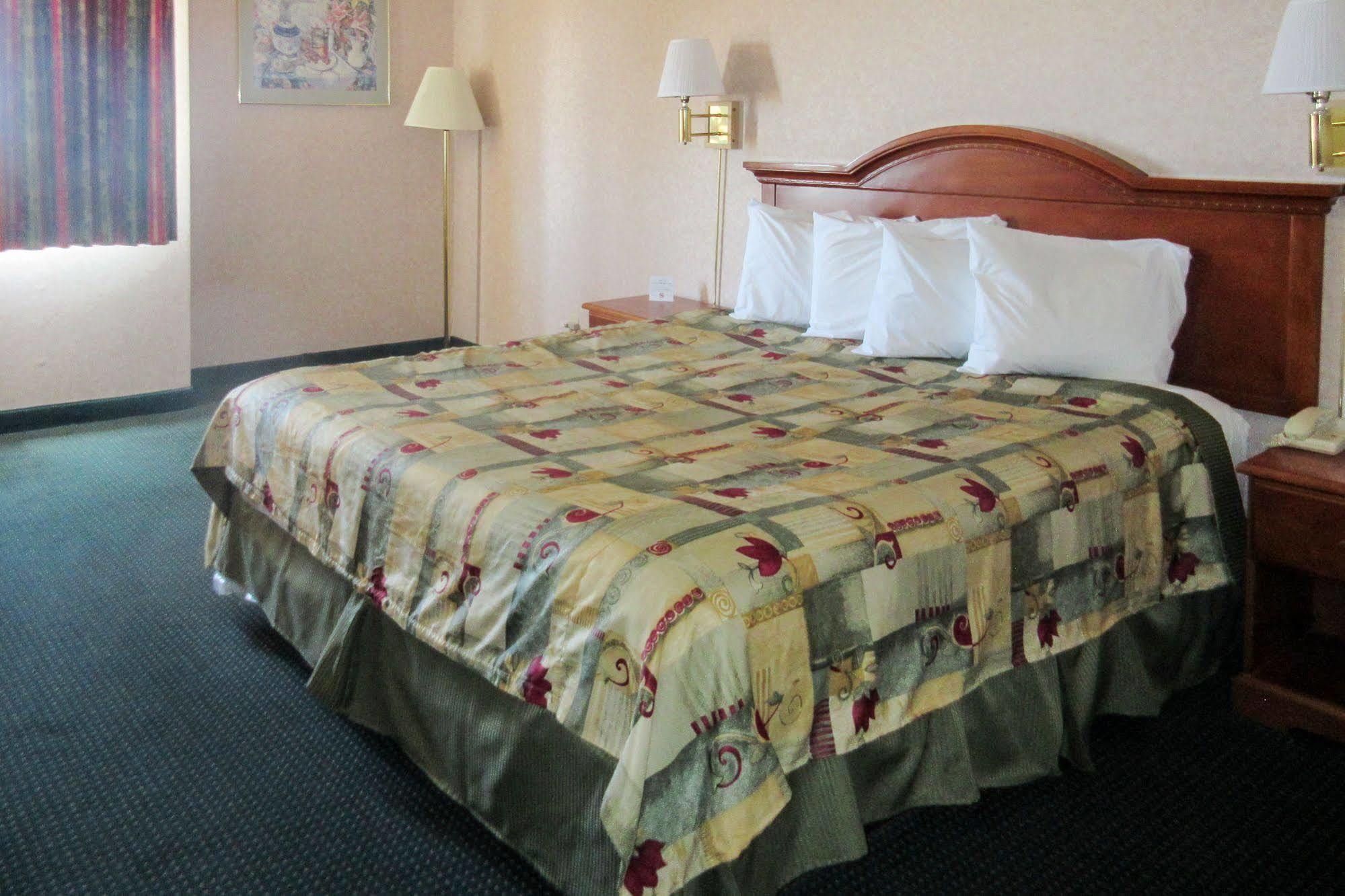San Bernandino Inn & Suites San Bernardino Exteriér fotografie