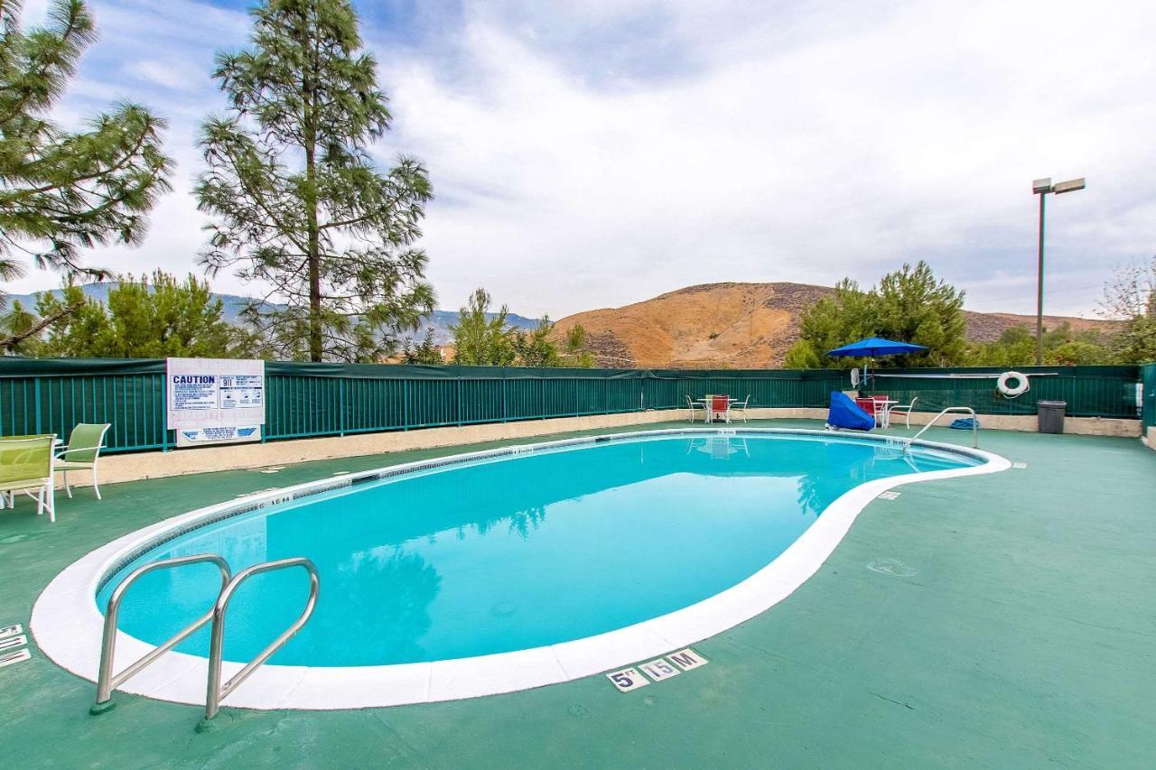 San Bernandino Inn & Suites San Bernardino Exteriér fotografie